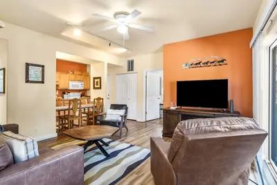 Image de Serene Sunriver condo with pool & hot tub - minutes to The Village
