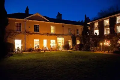 Image de Wonderful big house for 31. 15 bedrooms, 10 bathrooms, games room, hot tub, party room, large dining