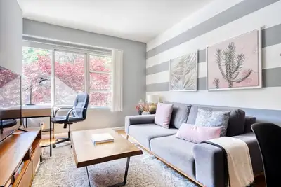 Image de Lovely Telegraph Hill 1br w/ Gym & Spa, walk to Muni, by Blueground