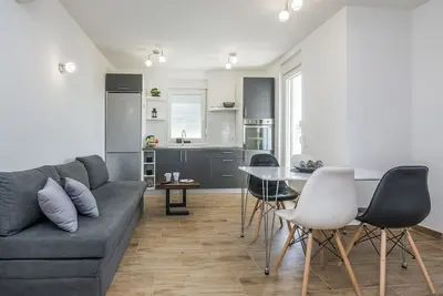 Image de Appartement de deux chambres avec le balcon Vir (A-19332-d)