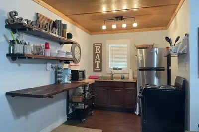 Image de Latitude Adjustment! Nice little 3 Br 2 bath. Quiet part of town.