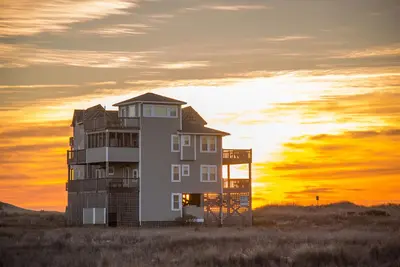 Image de Luxury dog-friendly home w/ocean view, private hot tub, pool table, washer/dryer