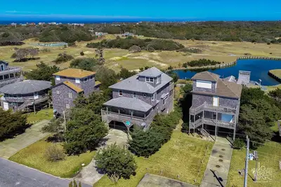 Image de Dog-friendly house short walk from beach with pool table & WiFi