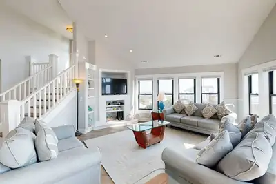 Image de Stunning sound-front home with private hot tub, outdoor pool, & beach access