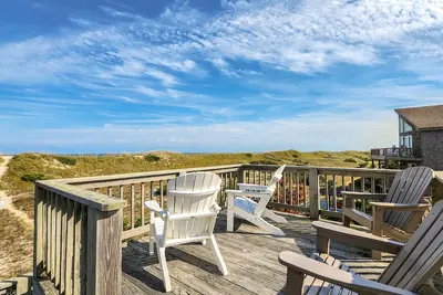 Image de Dog-friendly, oceanfront home in the dunes with observation deck & WiFi
