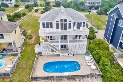 Image de Oceanfront home with private pool, hot tub, decks & fast WiFi - dog-friendly