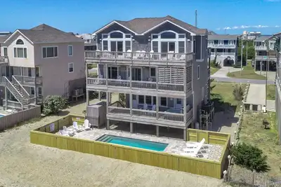 Image de Oceanfront home with private pool, hot tub, game room, sundecks & fast WiFi