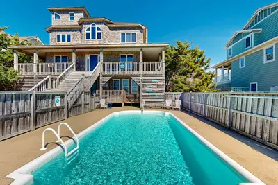Image de Oceanfront home with private hot tub, outdoor pool, game room, & deck