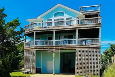 Image de Ocean view home with private pool, hot tub, mini-golf, game room & great decks