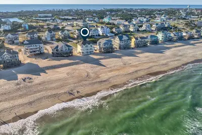 Image de Oceanfront home with private hot tub, 3 levels of decks - dog-friendly