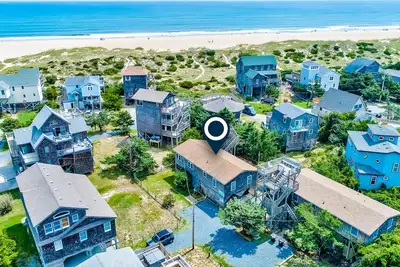 Image de Dog-friendly home with beach access, washer/dryer, decks, outdoor pool, A/C