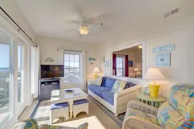 Image de Warm and friendly home in beachfront property- pool, hot tub & central Ac