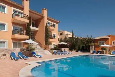 Image de Apt. Castano, community pool, close to the beach, wifi