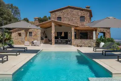 Image de Villa avec piscine privée à Calonge, Catalogne, Espagne pour 10 personnes