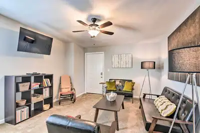 Cozy Galveston Apartment - Walk to Beach & Dining
