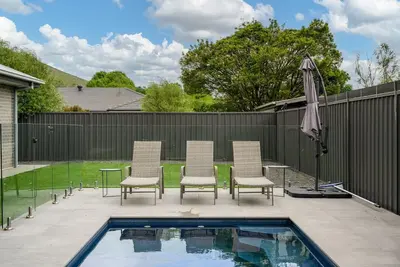 Image de Magnolia on Monash - This unique modern home offers the perfect space for your holiday experience. Fit for families or groups of friends wanting to bask in all that the property and our region has to offer.