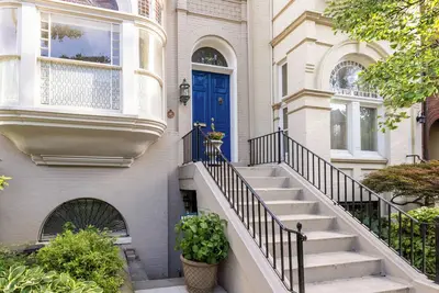 Image de Gorgeous 4 Lvl Townhome on Quiet Side Street off Embassy Row