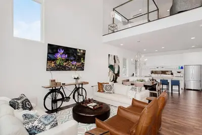 Image de Terracotta Townhome - By Momentary-Bikes available