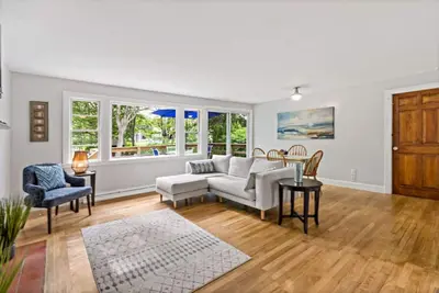 Image de Entire Waterfront Home on Narrow River S Riverview