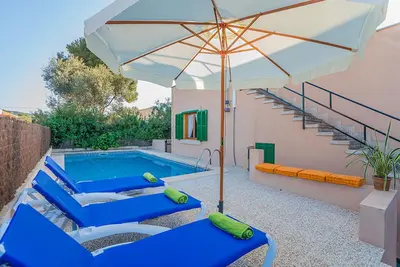 Image de Maison Benestar avec piscine et air conditionné