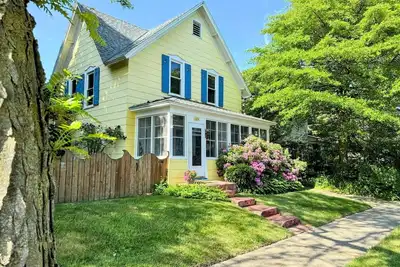 Image de Driftwood Manor | Historic South Beach Manor, 2-Minute Drive to Downtown