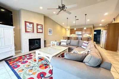 Image de Mariners Cove 8 | Riverfront Condo w/ Community Pool, Right on the Marina