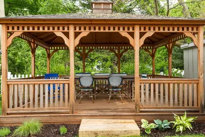 Image de Isabel | South-side Cottage Near Kids Corner Park & Lake Mi, Large Outdoor Space