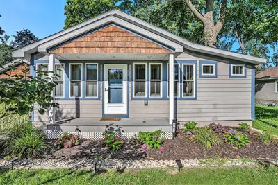 Image de Paris Can Wait | Dog-friendly Cottage with Woodland Yard, Near the Shoreline
