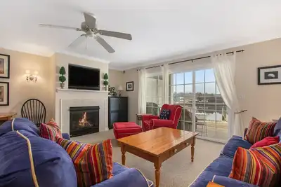 Image de Mariner's Cove 5 | Riverfront Condo with a Pool, Right on the Marina