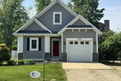 Image de Frankie's Place | Beach Access via Tram, Screened Porch, Private Hot Tub