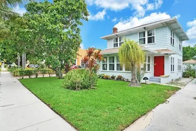 Image de Charming Historic Home minutes from the Intracoastal and the Beach!
