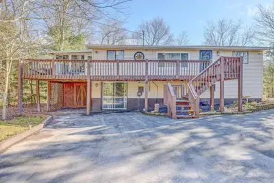Image de All Fees Included•HotTub•FamilyFriendly•FirePit•Walk to Lake