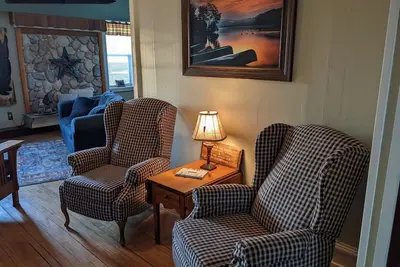 Image de Downtown Hayward, Wi  apartment with view of Main street