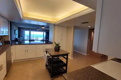 Image de Oceanfront corner unit with absolutely stunning views.