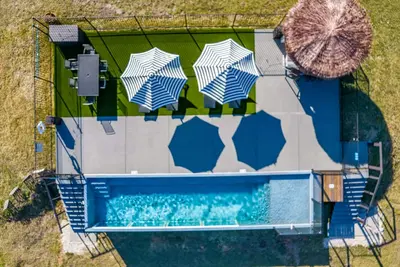 Image de Felices los 4 close to Lake Conroe! Heated Pool, Stocked Ponds, Cute Pygmy Goats