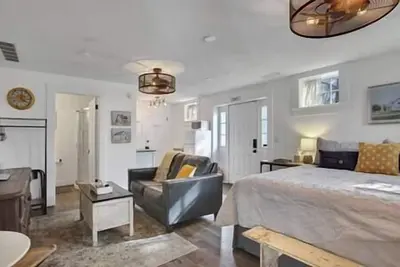 Image de Marr Manor - Studio B&B downtown