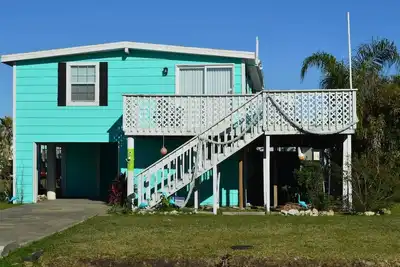 Blue Coconut beach house in Galveston. Family and Pet friendly