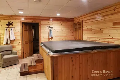 Image de Hot Tub! Cowboy Retreat! Sw Wisconsin Driftless Region on Utv Route