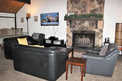 Image de Ski Resort Townhouse with Plenty of Space & Comfort!