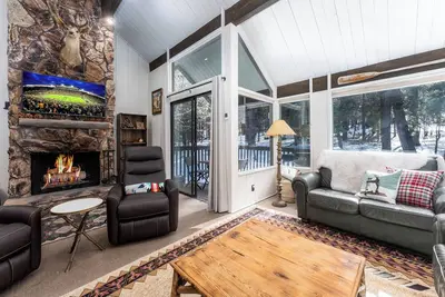 Image de Prime Location! Spacious 2br + Nook Chalet at Snow Summit