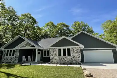 Image de 4 Master Suite Home that Sleeps 12 in the Heart of Door County ~ Hot tub