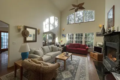 Image de 4 bed\/4 bath Entire custom-built house 5 mins from Volcanoes National Park