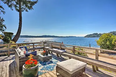 Image de Gig Harbor House w/ Private Beach + Views!