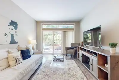 Image de Belltown Court Condo: Heated Pool, Hot Tub, Rooftop Deck & Walkable Locale