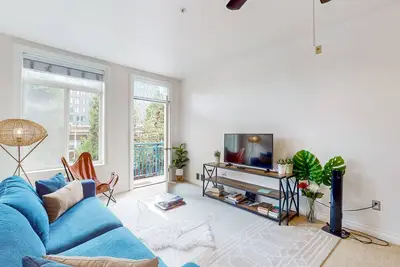 Image de Updated Belltown Court Condo w/ Pool & Hot Tub - Walk to Pike Place Market