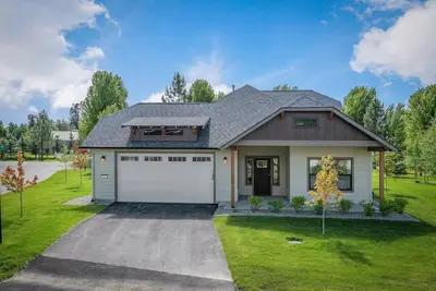 Image de Dover Bay | Marina | 3 Bed, 2 Bath