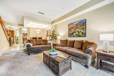 Image de Luxurious ground floor Condo w/ shared pool & hot tub, overlooking the Lagoon