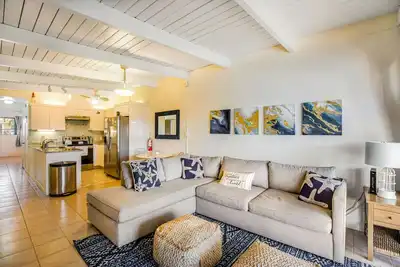 Image de Waterfront home with gorgeous patio, WiFi, gas grill, & great location