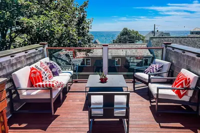 Image de Ocean view condo on the East End w/ stunning rooftop deck & deeded beach access
