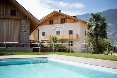Appartement 'Torgglbauer 1' avec vue sur les montagnes, piscine, terrasse et Wi-Fi